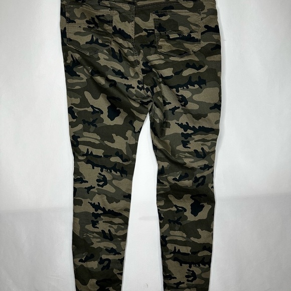 New York & Company Camouflage Jean - Picture 2 of 7